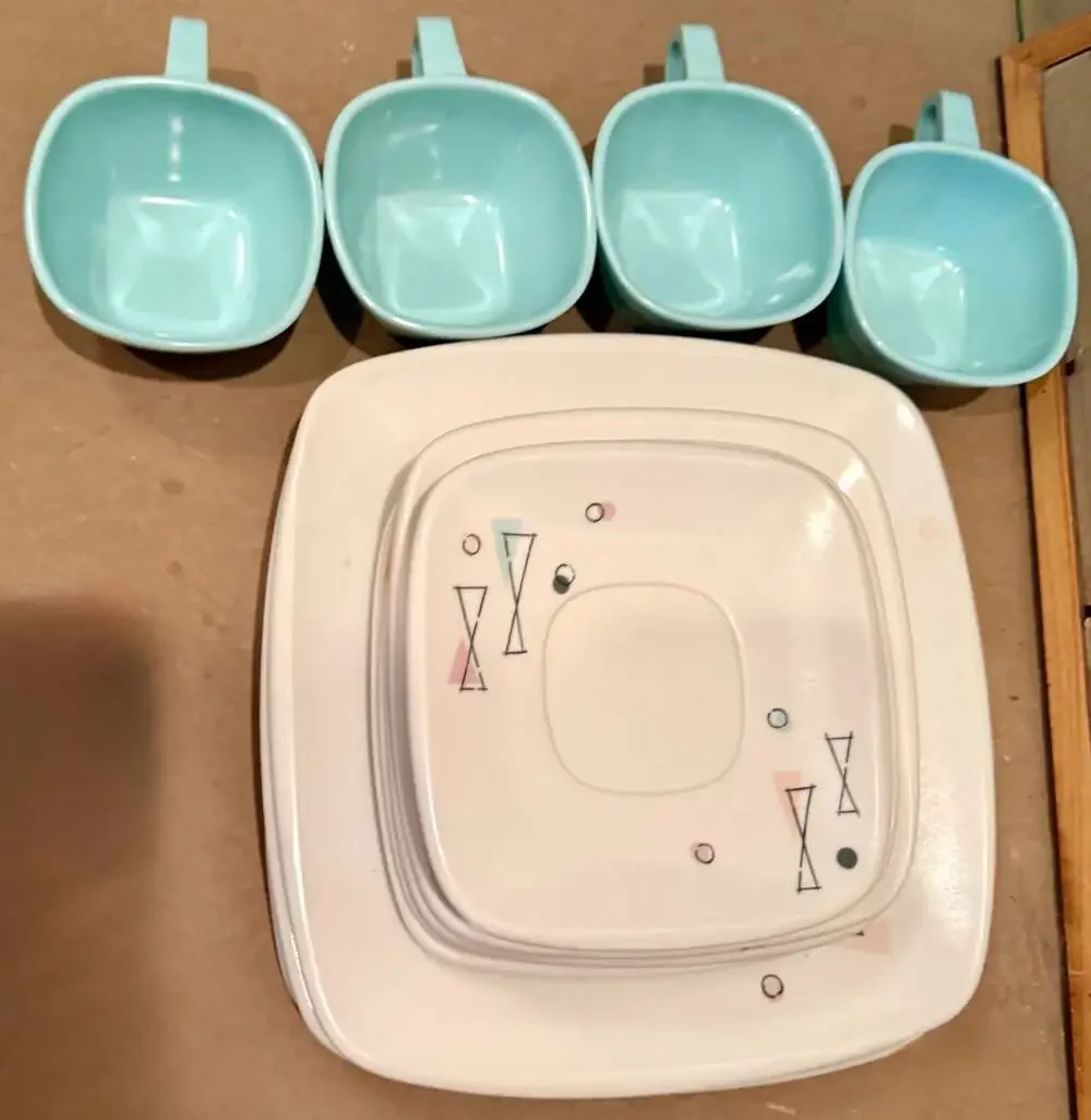 VTG Harmony House Talk of the Town Melmac Dinnerware Set Plates & Cups, -1